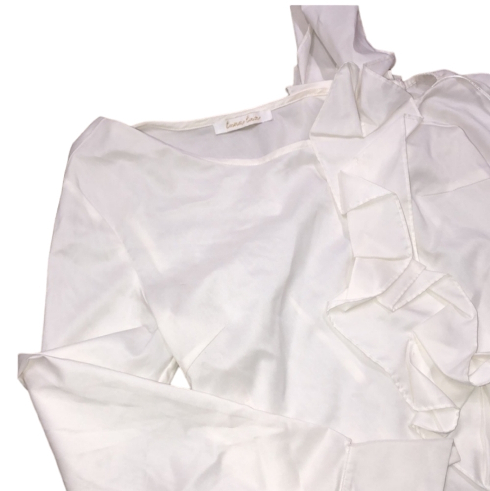 Foxiedox Luna Luna size small ivory top with ruffles